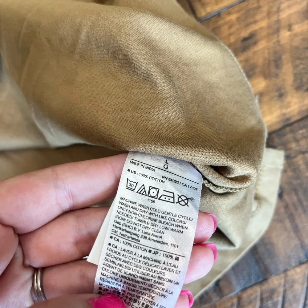 Banana Republic Men's Camel Polo Shirt - Picture 3 of 4